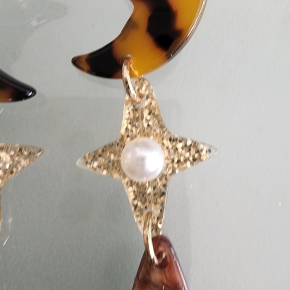 NEW Tortoise Crescent Moon Gold Star Pearl Dangle Earrings - Picture 8 of 8